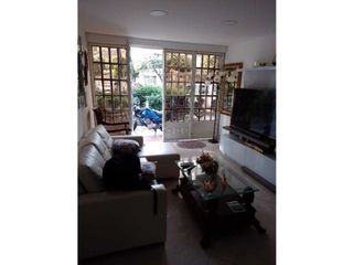 Foto 2 de SE VENDE CASA BIFAMILIAR PORTAL CAMPESTRE 2 GIRON