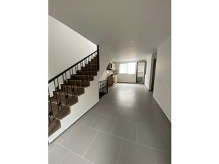 Foto 1 de Vendo casa para estrenar con dos apartamentos independientes