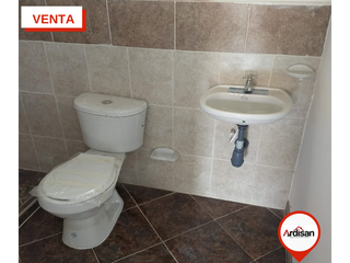 Foto 9 de CASA UNIFAMILIAR DE DOS PISOS + PLACA PROYECTADA