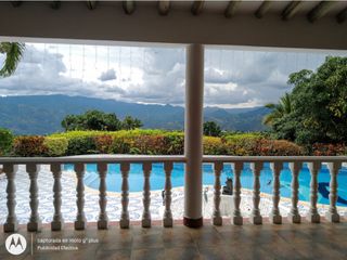 Amplia Casa Finca con Piscina propia