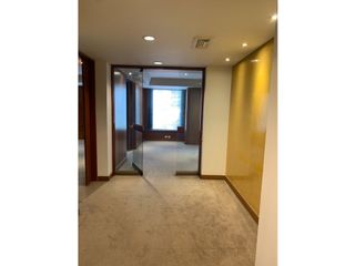 ARRIENDO OFICINA CHICO RESERVADO EDIFICIO CITIBANK,