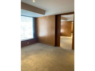 ARRIENDO OFICINA CHICO RESERVADO EDIFICIO CITIBANK,