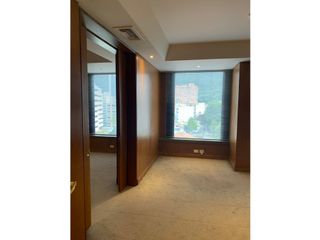 ARRIENDO OFICINA CHICO RESERVADO EDIFICIO CITIBANK,