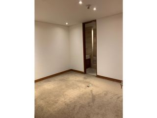 ARRIENDO OFICINA CHICO RESERVADO EDIFICIO CITIBANK,