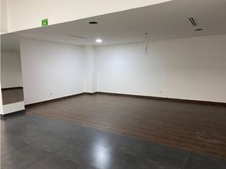 Foto 7 de Arriendo Local Centro Comercial Santafé, Bogotá