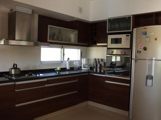 Foto 7 de Venta , Alquiler Temporario. Casa  sobre el golf en  Golfers c.c