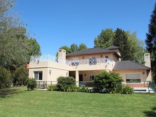 Foto 50 de Venta , Alquiler Temporario. Casa  sobre el golf en  Golfers c.c