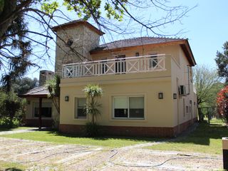 Foto 5 de Venta , Alquiler Temporario. Casa  sobre el golf en  Golfers c.c