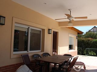 Foto 14 de Venta , Alquiler Temporario. Casa  sobre el golf en  Golfers c.c