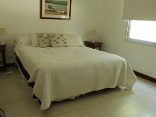 Foto 28 de Venta , Alquiler Temporario. Casa  sobre el golf en  Golfers c.c