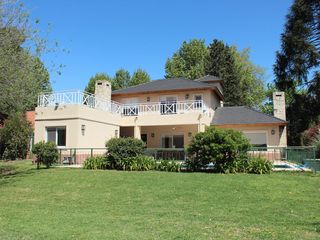 Foto 2 de Venta , Alquiler Temporario. Casa  sobre el golf en  Golfers c.c