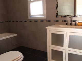 Foto 35 de Venta , Alquiler Temporario. Casa  sobre el golf en  Golfers c.c