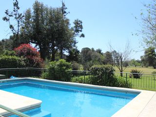 Foto 3 de Venta , Alquiler Temporario. Casa  sobre el golf en  Golfers c.c