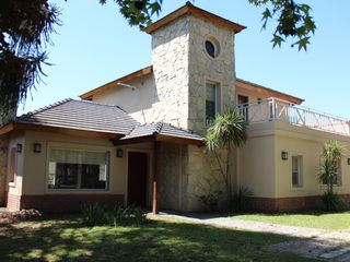 Foto 8 de Venta , Alquiler Temporario. Casa  sobre el golf en  Golfers c.c