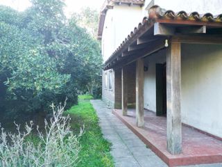 Foto 8 de Ideal desarrolladores  - Exclusiva Casa en el corazón de City Bell - Plaza San Martín