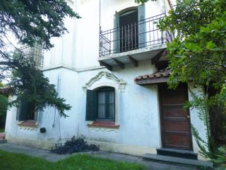 Foto 6 de Ideal desarrolladores  - Exclusiva Casa en el corazón de City Bell - Plaza San Martín