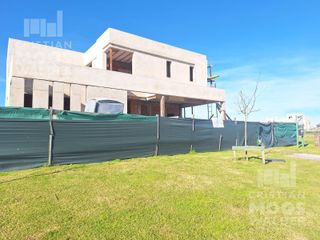 Foto 20 de Casa en Venta  5 dormitorios Puertos de Lago Riberas