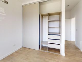 Foto 54 de Venta- Casa de 6 ambientes- galería, jardín en Laguna Grande, Villa Nueva