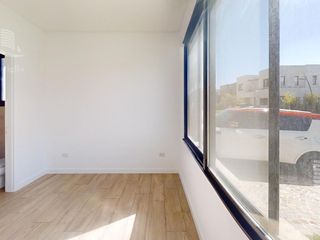 Foto 24 de Venta- Casa de 6 ambientes- galería, jardín en Laguna Grande, Villa Nueva
