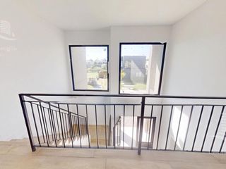 Foto 35 de Venta- Casa de 6 ambientes- galería, jardín en Laguna Grande, Villa Nueva