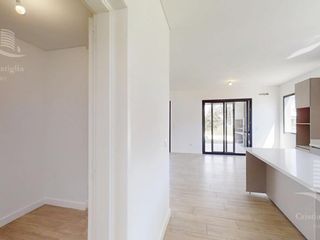 Foto 18 de Venta- Casa de 6 ambientes- galería, jardín en Laguna Grande, Villa Nueva