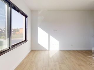 Foto 55 de Venta- Casa de 6 ambientes- galería, jardín en Laguna Grande, Villa Nueva