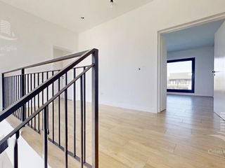 Foto 33 de Venta- Casa de 6 ambientes- galería, jardín en Laguna Grande, Villa Nueva