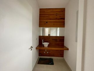 Foto 55 de Casa en alquiler temporal desde octubre. No fracciona. 3 dormitorios, parrilla y piscina. Impecable.