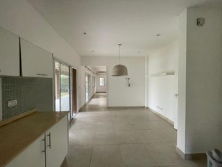 Foto 67 de Casa en alquiler temporal desde octubre. No fracciona. 3 dormitorios, parrilla y piscina. Impecable.