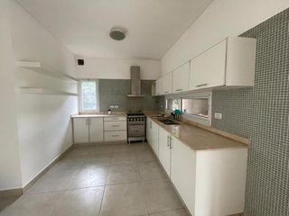 Foto 47 de Casa en alquiler temporal desde octubre. No fracciona. 3 dormitorios, parrilla y piscina. Impecable.