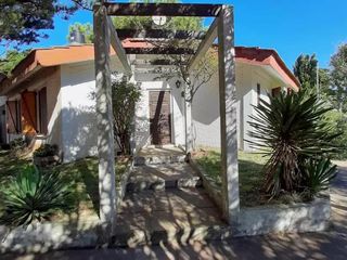 Foto 2 de Casa en venta - 4 Dormitorios 2 Baños - 202.5Mts2 - Las Toninas