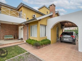 Foto 36 de Casa en Barrio privado digna de ver luminosa, pileta, cocheras, 3dorm 5amb 2baños toilette lavadero