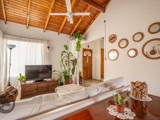 Foto 20 de Casa en Barrio privado digna de ver luminosa, pileta, cocheras, 3dorm 5amb 2baños toilette lavadero