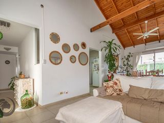 Foto 19 de Casa en Barrio privado digna de ver luminosa, pileta, cocheras, 3dorm 5amb 2baños toilette lavadero