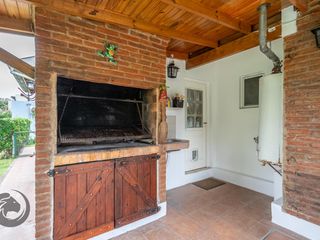 Foto 6 de Casa en Barrio privado digna de ver luminosa, pileta, cocheras, 3dorm 5amb 2baños toilette lavadero