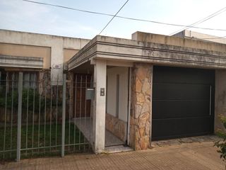 Foto 1 de Casa venta tolosa La Plata