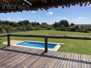 Foto 6 de Casa 5 ambientes con pileta y jardín - Zarate - ALQUILER