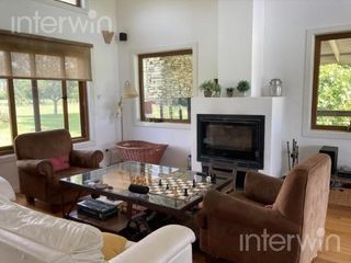 Foto 14 de Casa 5 ambientes con pileta y jardín - Zarate - ALQUILER