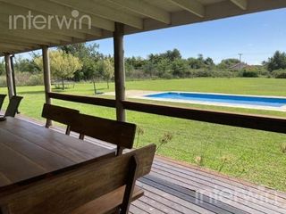 Foto 7 de Casa 5 ambientes con pileta y jardín - Zarate - ALQUILER