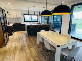 Foto 3 de Casa Amoblada en el Barrio Cantón Golf al 100
