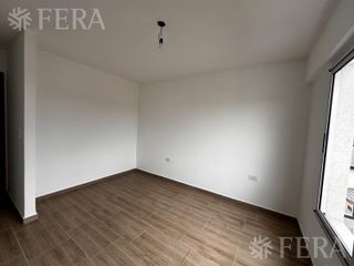Foto 9 de Venta de departamento de 2 ambientes en Villa Luzuriaga