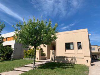 Foto 21 de casa en venta en barrio  Las Tipas, Nordelta.