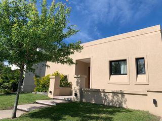 Foto 20 de casa en venta en barrio  Las Tipas, Nordelta.