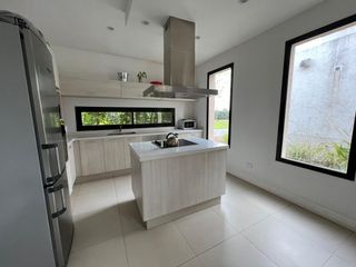 Foto 9 de casa en venta en barrio  Las Tipas, Nordelta.