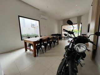 Foto 6 de casa en venta en barrio  Las Tipas, Nordelta.