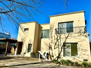 Foto 1 de Casa en venta en Barrio Santa Catalina, Villanueva