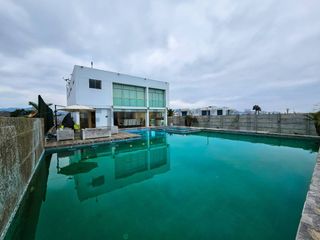 Exclusiva Casa de Playa: Un refugio de lujo frente al mar, en Costa del Campo