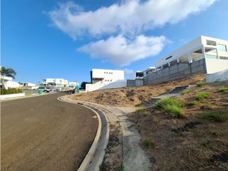 Foto 10 de En venta terreno con vista al mar en Ciudad del mar Manta Ecuador.