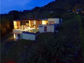 HERMOSA CASA PARA LA VENTA -  VILLETA - CUNDINAMARCA