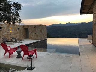 HERMOSA CASA PARA LA VENTA -  VILLETA - CUNDINAMARCA